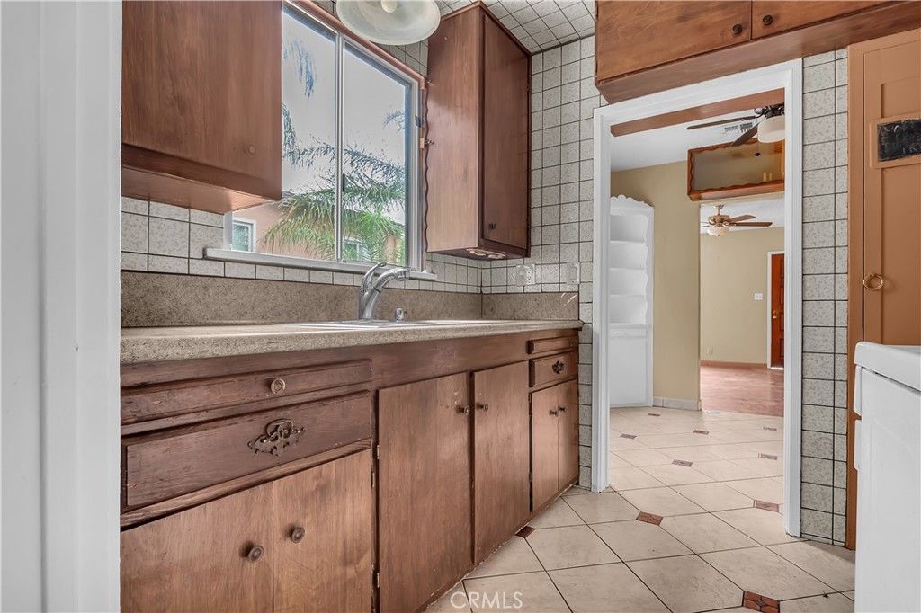 1877 Lansdowne, Los Angeles, CA 90032 — photo 4