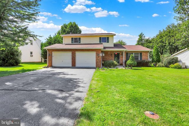 3479 CARNOUSTIE DR, Chambersburg, PA 17202