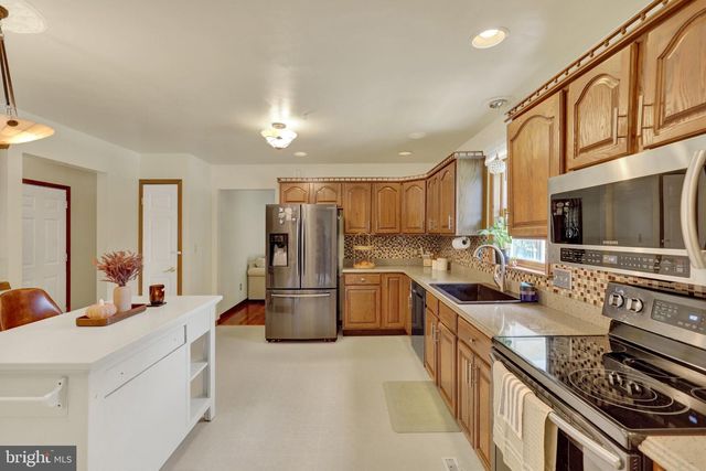 3479 CARNOUSTIE DR, Chambersburg, PA 17202