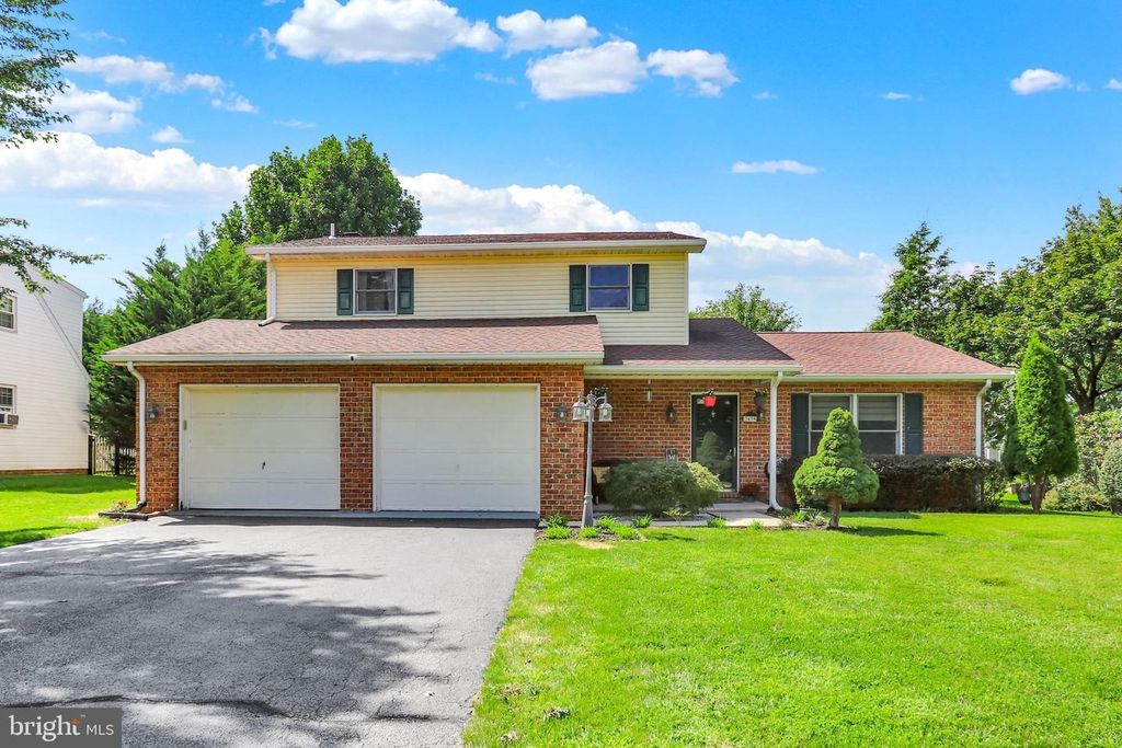 3479 CARNOUSTIE DR, Chambersburg, PA 17202