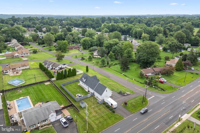 1549 W COUNTY LINE RD, Hatboro, PA 19040