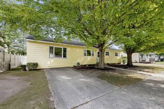 215 S Clinton Street, New Buffalo, MI 49117