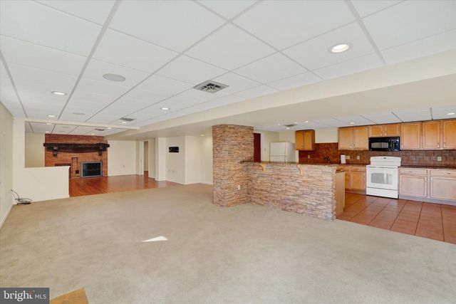 94 STONE MILL RD, Hummelstown, PA 17036