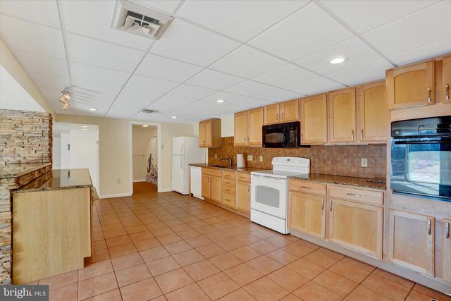 94 STONE MILL RD, Hummelstown, PA 17036