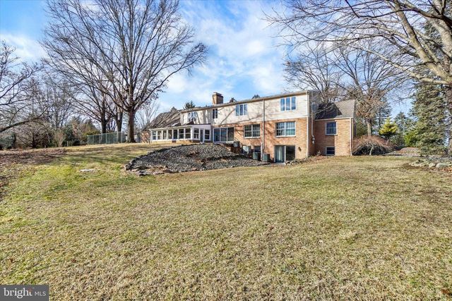 94 STONE MILL RD, Hummelstown, PA 17036