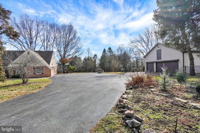 94 STONE MILL RD, Hummelstown, PA 17036