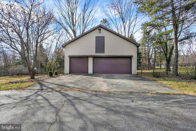 94 STONE MILL RD, Hummelstown, PA 17036