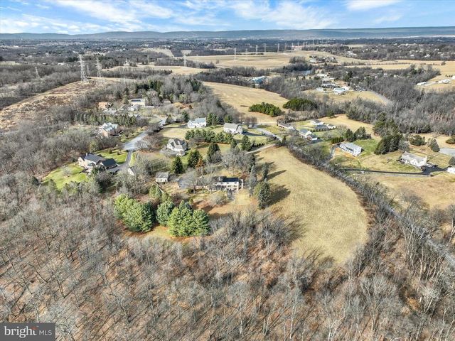 94 STONE MILL RD, Hummelstown, PA 17036