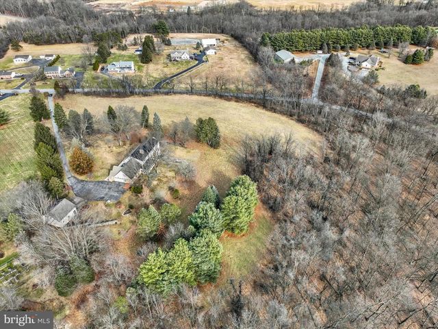 94 STONE MILL RD, Hummelstown, PA 17036