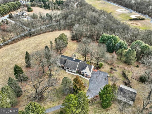 94 STONE MILL RD, Hummelstown, PA 17036