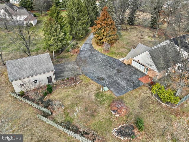 94 STONE MILL RD, Hummelstown, PA 17036