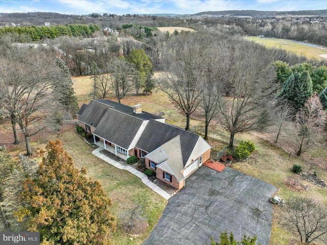 94 STONE MILL RD, Hummelstown, PA 17036