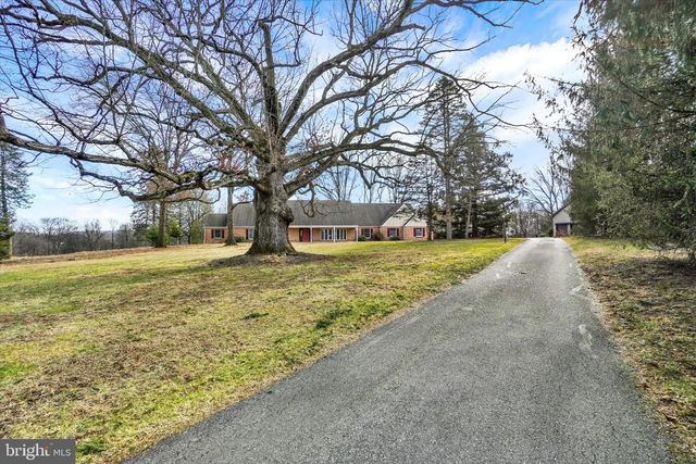 94 STONE MILL RD, Hummelstown, PA 17036