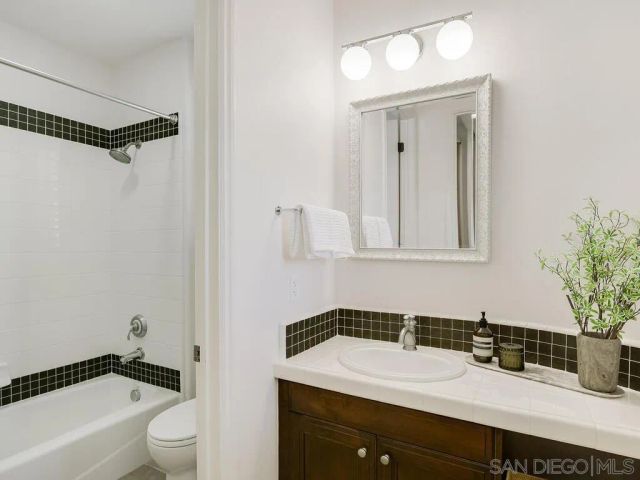 409 N Cedros Ave, Solana Beach, CA 92075