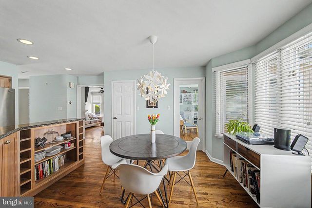 10 PAR DR, Somers Point, NJ 08244