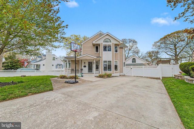10 PAR DR, Somers Point, NJ 08244