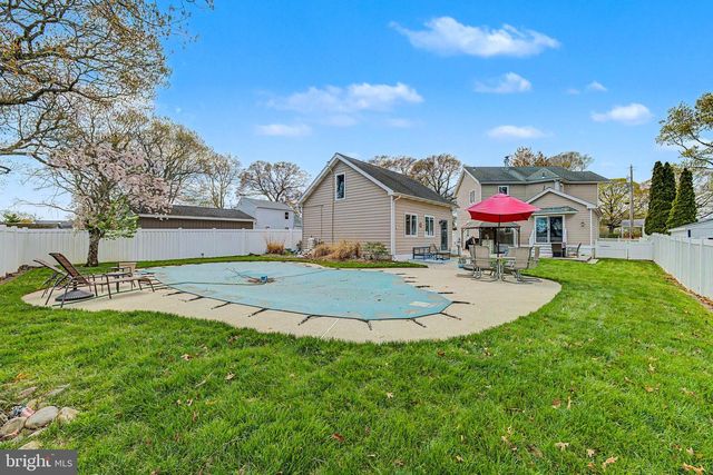 10 PAR DR, Somers Point, NJ 08244