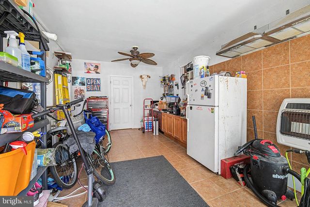 10 PAR DR, Somers Point, NJ 08244