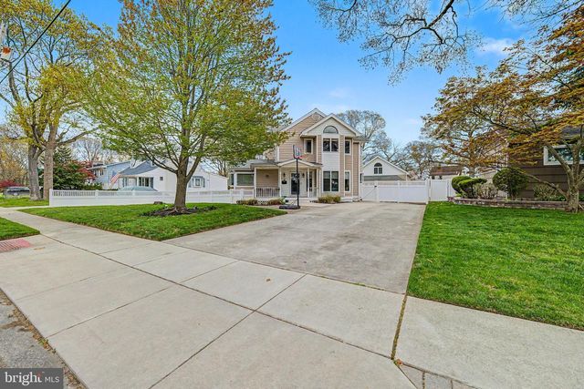 10 PAR DR, Somers Point, NJ 08244