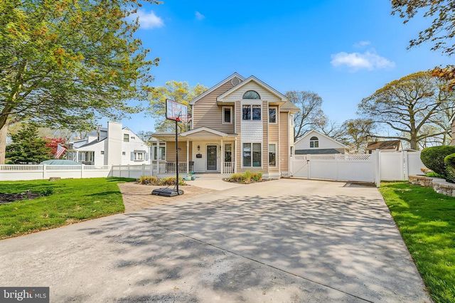 10 PAR DR, Somers Point, NJ 08244