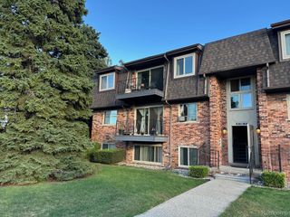 104 Riviera Drive, St. Clair Shores, MI 48080