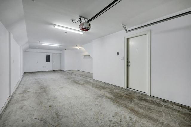 5941 South Loop E 1002, Houston, TX 77033