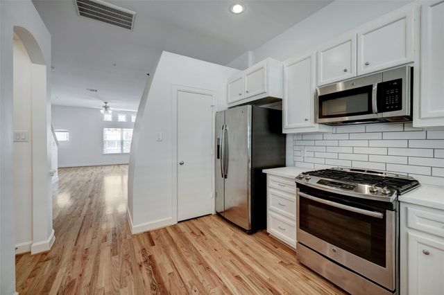 5941 South Loop E 1002, Houston, TX 77033