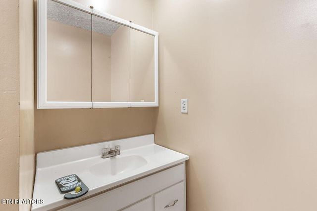 409 County Road 675, Riceville, TN 37370