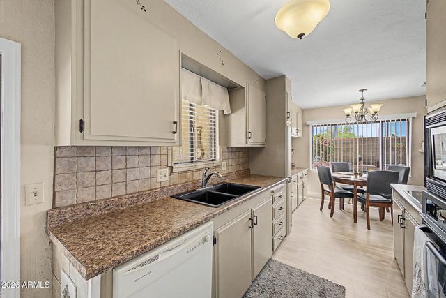 2355 N Shannon Way, Mesa, AZ 85215