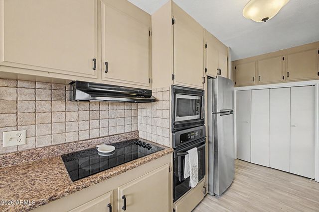 2355 N Shannon Way, Mesa, AZ 85215