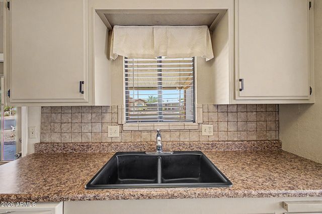 2355 N Shannon Way, Mesa, AZ 85215