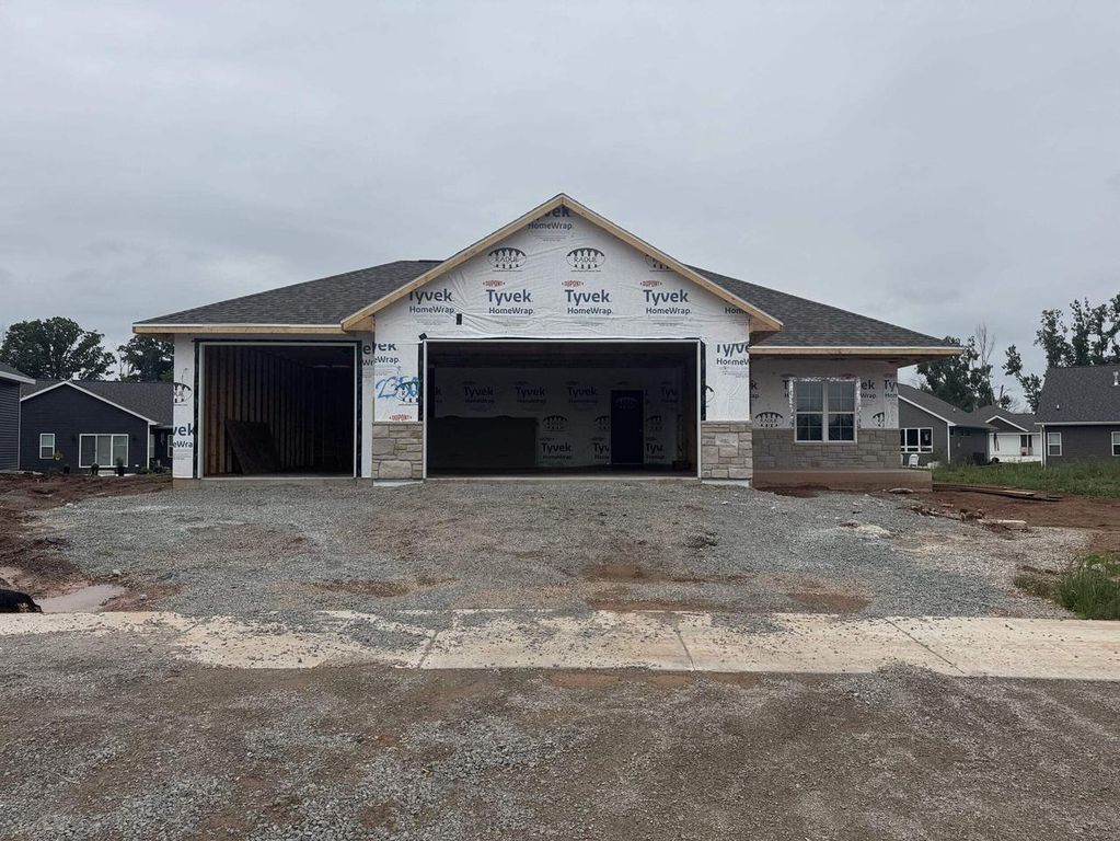 2350 WHISPERING WIND LANE, Green Bay, WI 54303