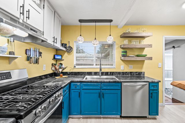 801 Beekman Avenue, Medford, OR 97501