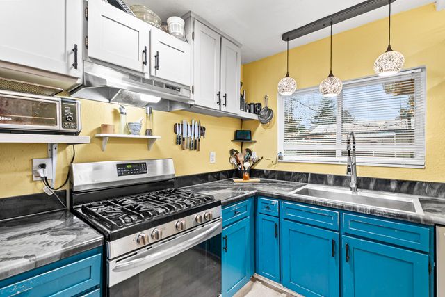 801 Beekman Avenue, Medford, OR 97501