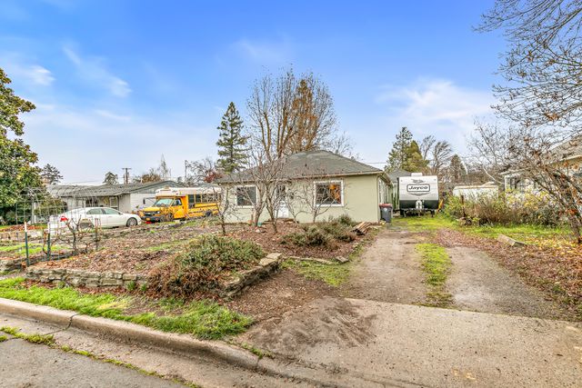 801 Beekman Avenue, Medford, OR 97501