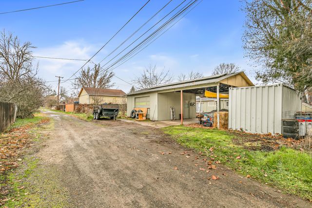 801 Beekman Avenue, Medford, OR 97501