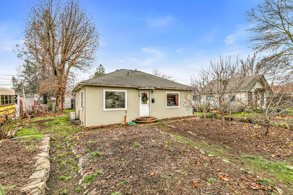 801 Beekman Avenue, Medford, OR 97501
