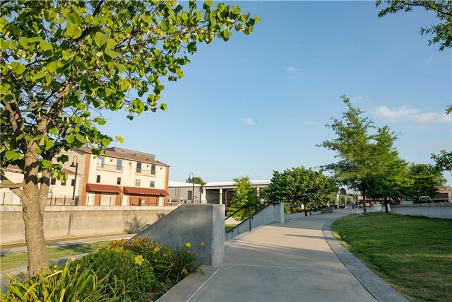 4987 Tree Line Cove, Springdale, AR 72762