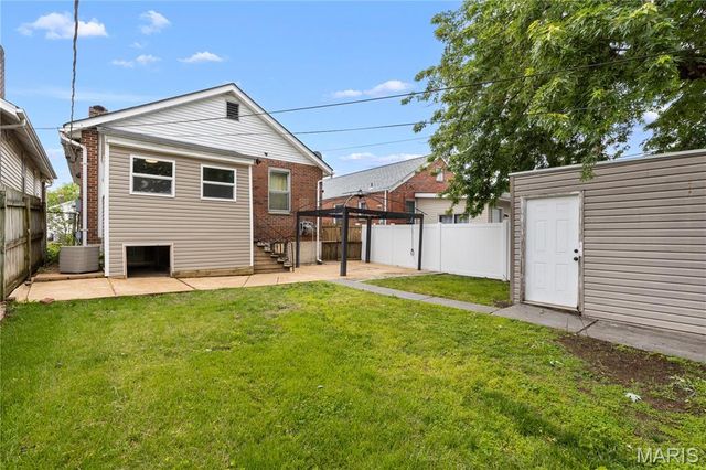 4151 Quincy Street, St Louis, MO 63116