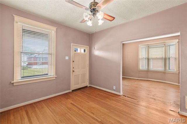 4151 Quincy Street, St Louis, MO 63116