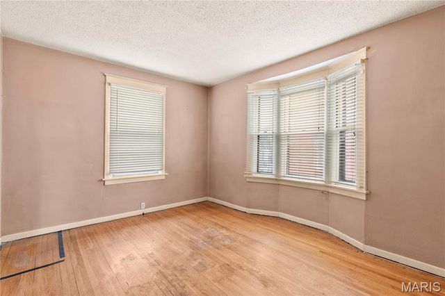 4151 Quincy Street, St Louis, MO 63116