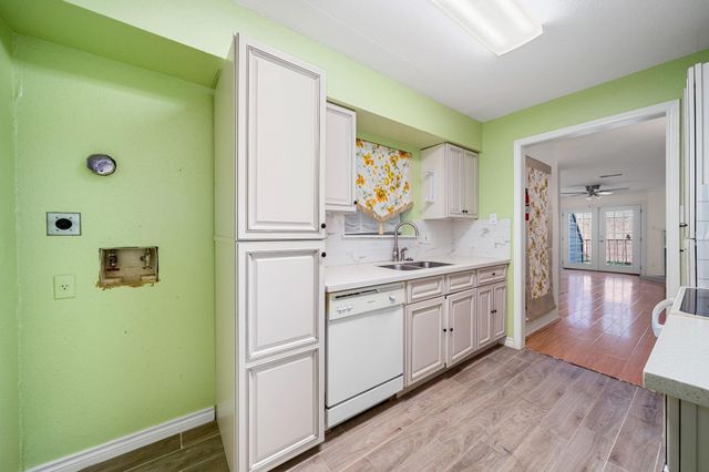 18800 Egret Bay Boulevard 207, Houston, TX 77058