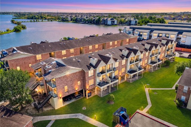 18800 Egret Bay Boulevard 207, Houston, TX 77058