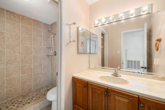 18800 Egret Bay Boulevard 207, Houston, TX 77058
