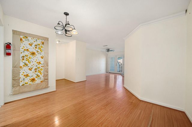 18800 Egret Bay Boulevard 207, Houston, TX 77058