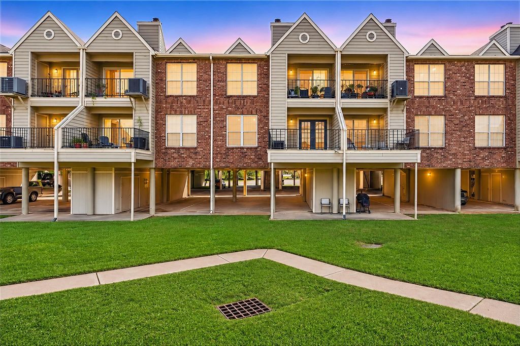 18800 Egret Bay Boulevard 207, Houston, TX 77058