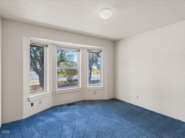 895 Coutant Lane, Grants Pass, OR 97527