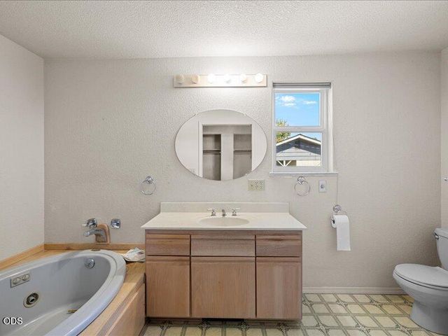 895 Coutant Lane, Grants Pass, OR 97527