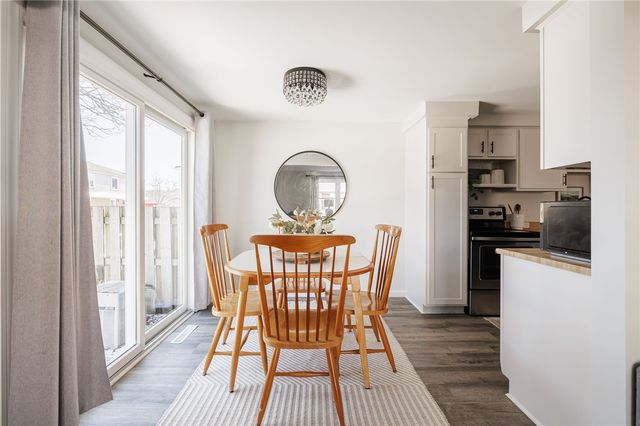 16 Springwood Drive, Webster, NY 14580