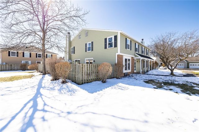 16 Springwood Drive, Webster, NY 14580